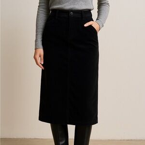 Eddie Bauer Classic Black Midi Skirt
